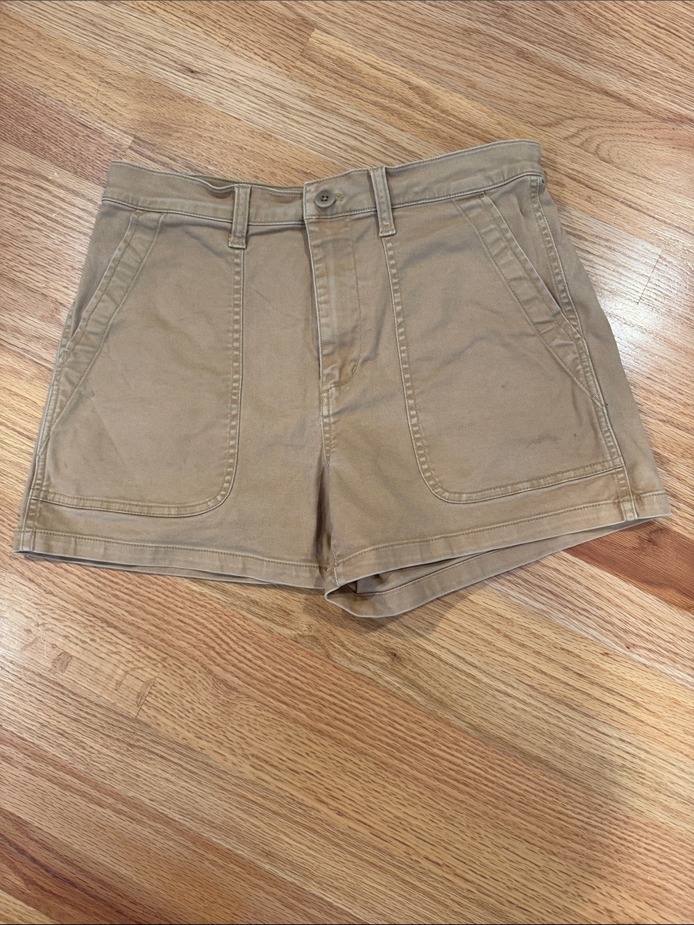 Khaki tan Madewell shorts